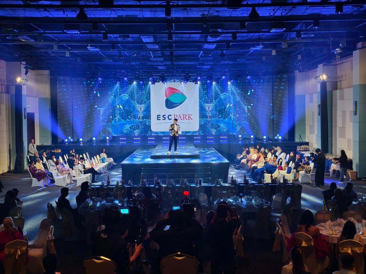 ESC Hall